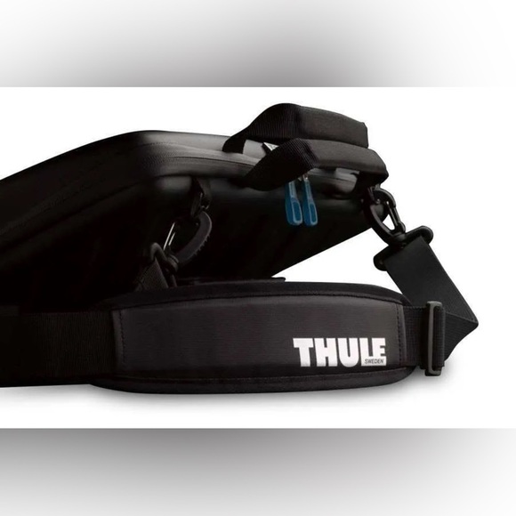 Thule Gauntlet Attache Case for Apple MacBook 15” Hard Shell Laptop Bag Black - Picture 5 of 13